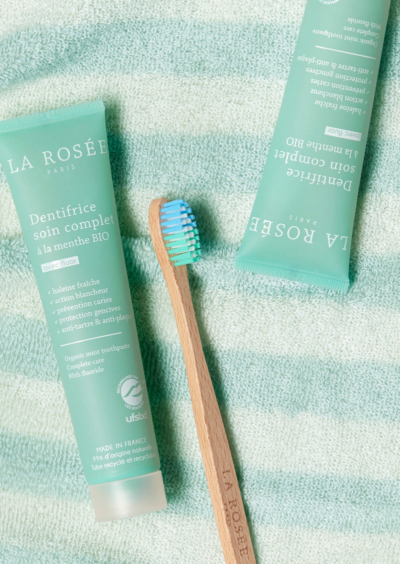 Duo toothpaste and toothbrush